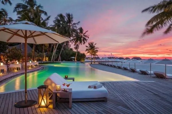 酒店家具,酒店套房家具,五星级酒店家具,酒店家具定制厂家,酒店家具定制,酒店固装家具,酒店家具厂家