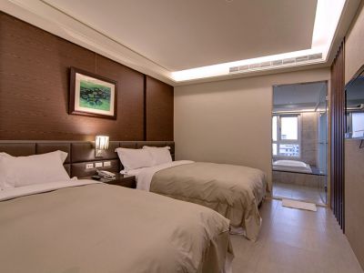 酒店套房家具-酒店家具定制厂家如何选购优质天然木皮？