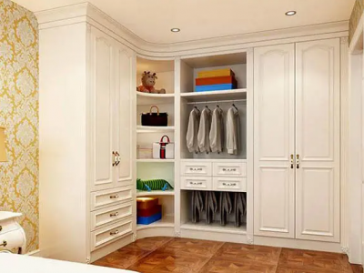 衣柜使用一段时间后变形是什么原因造成的？